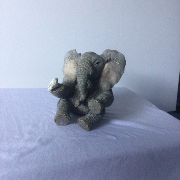 Elephant with Bird figurine - Picture 5 of 7